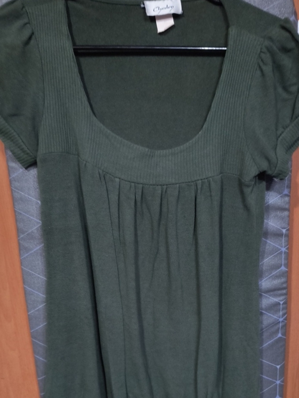Chesley Olive Green Scoop-Neck Short Sleeve Tunic